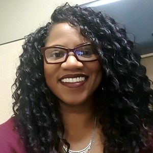 Meet your Posher, Davina